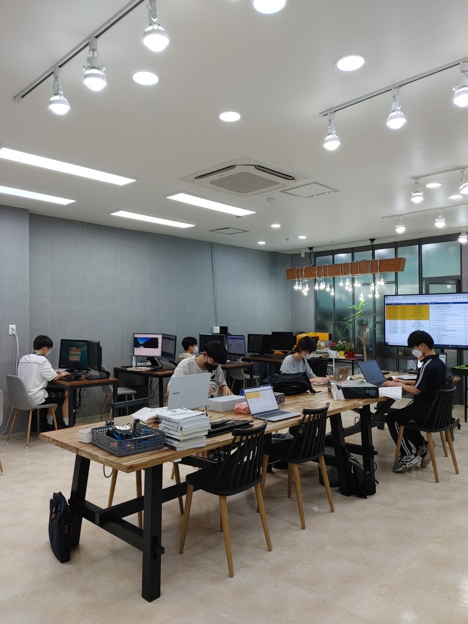 수업 중인 교실